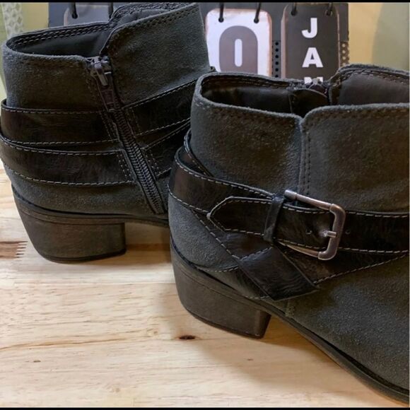 Sonoma Lifestyle Sz 6 M Gray & black Booties - Picture 2 of 6
